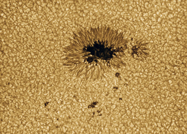 Soleil (lumière visible, granulation) le 01/07/2007, 12h22TU, Barlow 3x