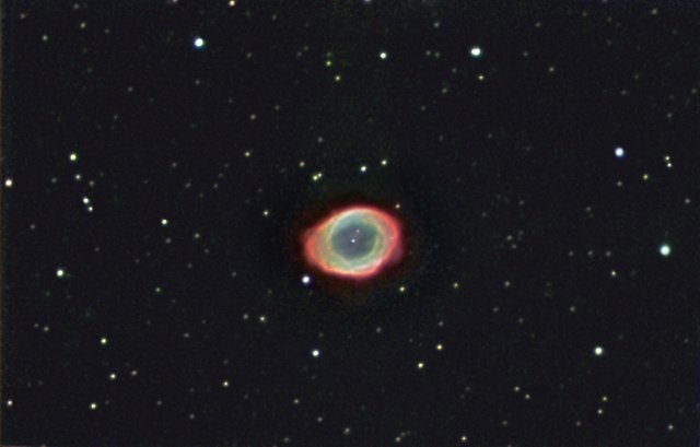 M 57 (NGC 6720 - Nébuleuse annulaire de la Lyre) au foyer du C8