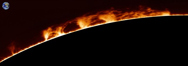 Protubérances solaires en Hα le 04/08/11 à la TOA 130 + PST & barlow 3 x