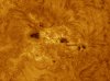 Surface et taches solaires en Hα le 02/08/11, TOA 130 + PST & barlow 3 x